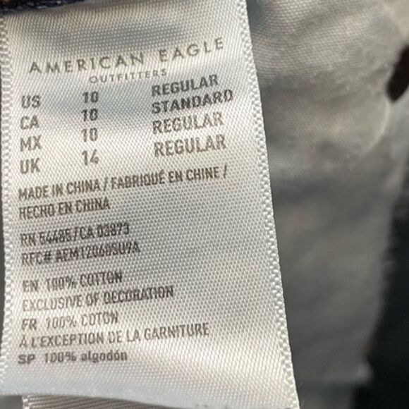 American Eagle hi-rise distressed, raw hem Girlfriend Jeans - Picture 8 of 8